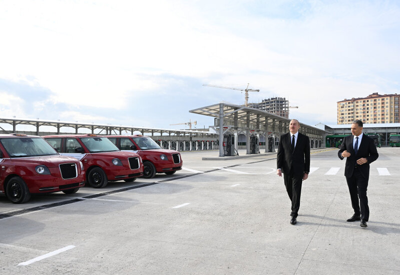 Prezident Zığ Elektrik Avtobus Parkının fəaliyyəti ilə tanış olub - FOTOLAR