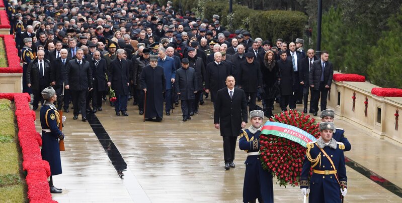 Prezident Şəhidlər xiyabanını ziyarət etdi