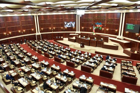 Milli Məclisdə beş qanun layihəsi təsdiqini tapıb - FOTO