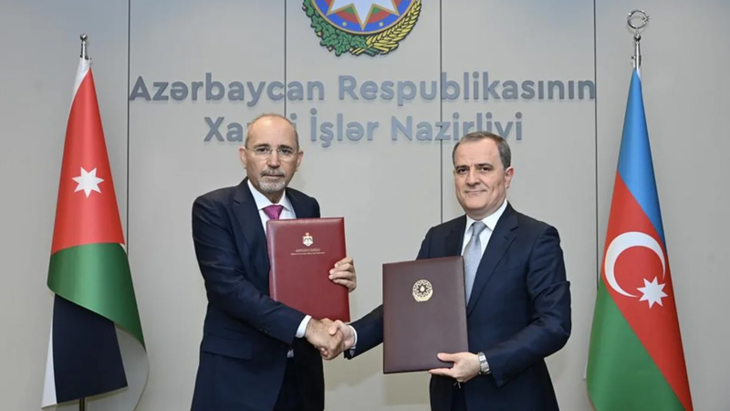 Azərbaycanla daha bir ölkə viza rejimini ləğv edir