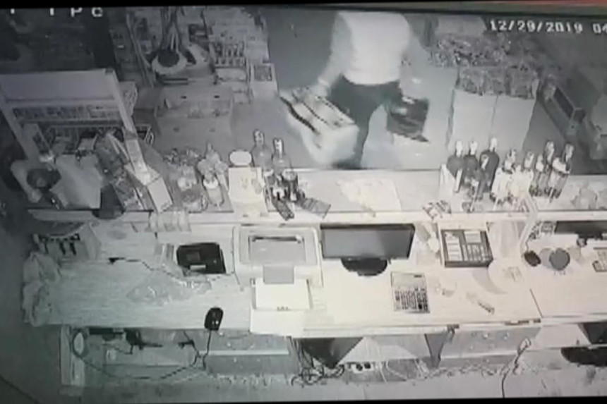 Bakıda silsilə oğurluqlar edən narkotacirlərin anbaan görüntüləri - FOTO