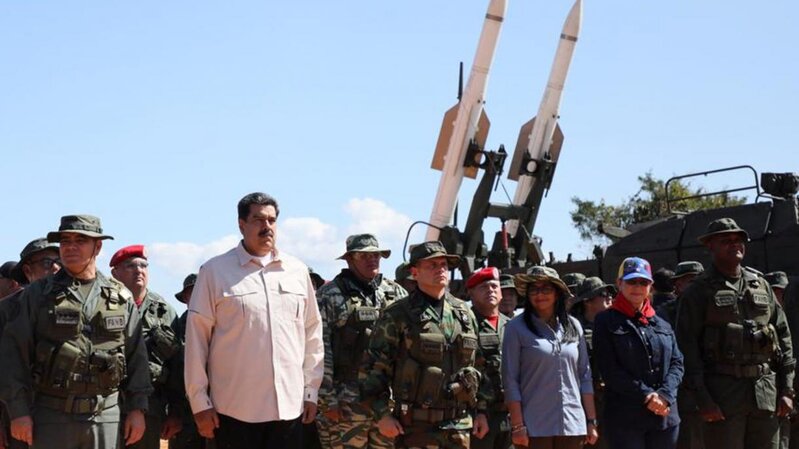 Venesuela Karib dənizinin şərqində hərbi təlimlərə başladı