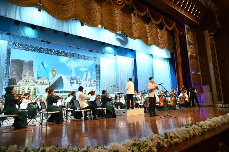 Aşqabadda Türkmənistan Dövlət Simfonik Orkestrinin konserti olub