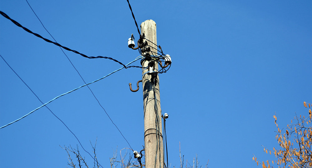 Oxu.Az işıqlandırdı, Qusarda keçən əsrdən qalmış elektrik dirəkləri dəyişdirildi - FOTO