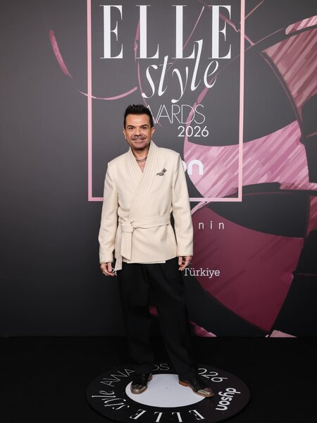 Türkiyəli ulduzlar qırmızı xalıda göz qamaşdırdı - FOTOLAR