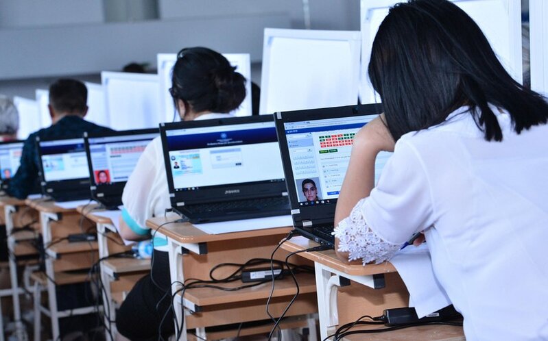 Rezidenturaya qəbul olmaq istəyənlər üçün sınaq imtahanı keçirildi