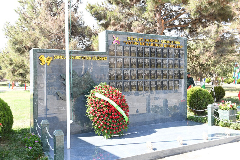 Azərbaycan sərhədçilərinə orden və medallar təqdim edilib - FOTO