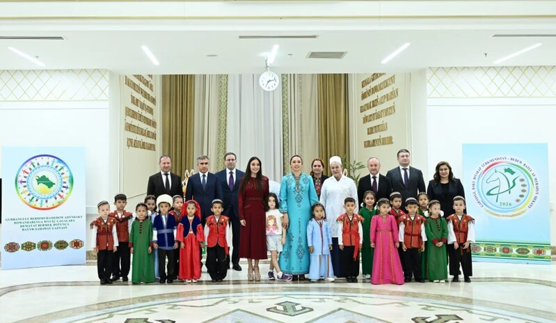 Leyla Əliyeva Arkadağ şəhərində Uşaq Sağlamlığı və Reabilitasiya Mərkəzinin fəaliyyəti ilə tanış olub