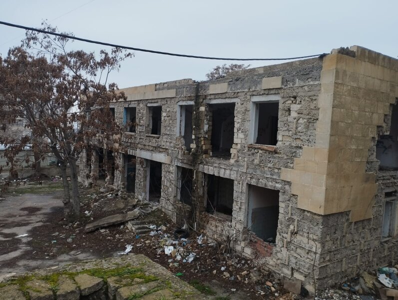 Bakıda uşaq bağçası xarabalığa çevrilib: Dövlət qurumları nə deyir? - FOTOLAR