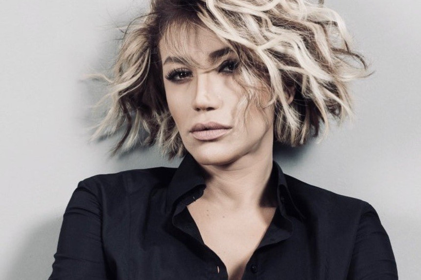 Röya koronavirusa görə konsertinin vaxtını dəyişdi