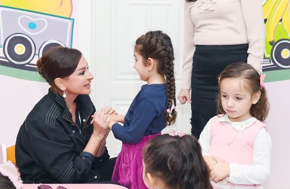 Birinci vitse-prezident Nərimanov rayonundakı 64 saylı körpələr evi-uşaq bağçasında - FOTO