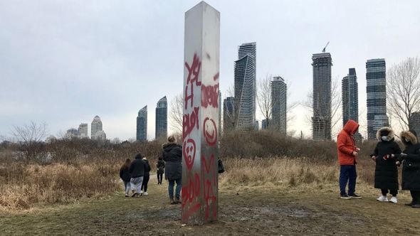 Torontoda daha bir sirli monolit aşkarlanıb - FOTO/VİDEO 