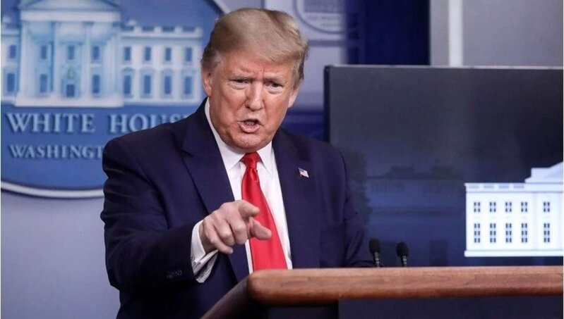 Trampdan radikal addım: Qlobal idxal rüsumunu 15 faizə qaldırdı