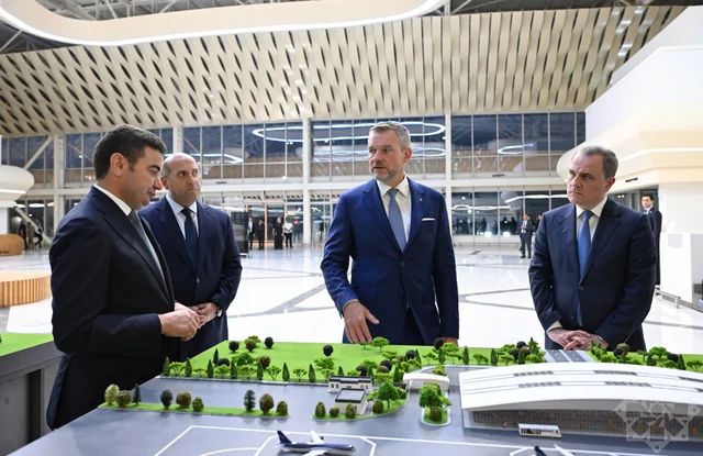 Slovakiya prezidenti Füzuli aeroportundan təyyarə ilə Bakı şəhərinə yola düşüb - FOTO