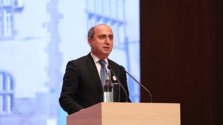 Nazir: 'Məktəbli formaları ilə bağlı gərginlik var