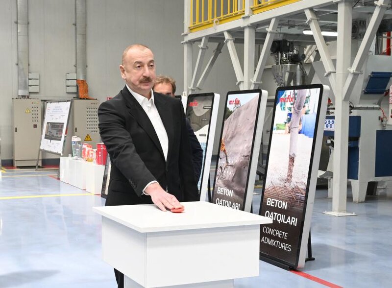 İlham Əliyev Sumqayıt Kimya Sənaye Parkında bir sıra müəssisələrin açılışını edib - FOTOLAR