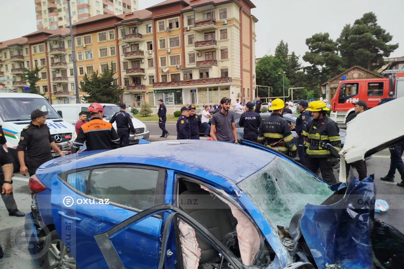 Bakıda dönərçi 'Rent a Car' maşını ilə qəzaya düşüb öldü - FOTOLAR