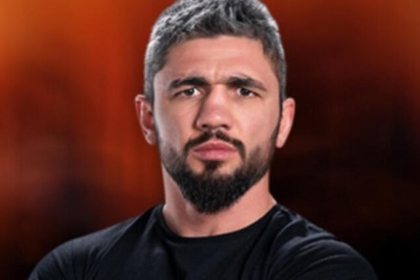 Pərviz "Survivor"dan getdi