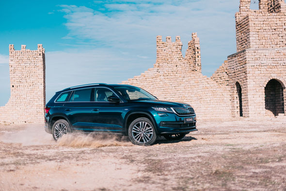 Yeni İlə yeni "Skoda" ilə - FOTO