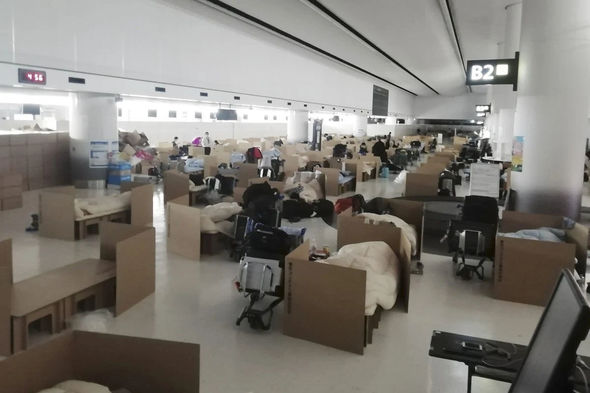 Yaponiyada aeroport "kartondan hotel"ə çevrildi - FOTO