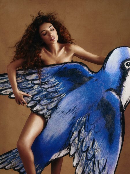 Dilarə Kazımovadan yeni yaz Fotosessiyası