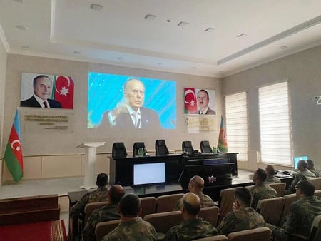 Azərbaycan Ordusunda Müstəqilliyin Bərpası Günü qeyd olunub