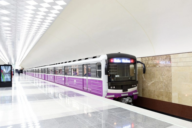 Bakı metrosunda pik vaxtda böyük İNTERVAL