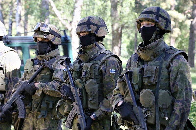Finlandiya Rusiya ilə sərhəddə müdafiə istehkamlarını gücləndirir