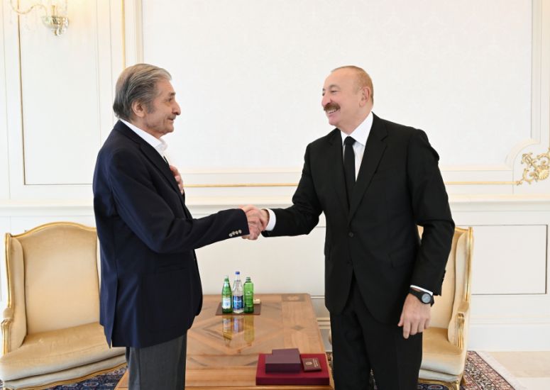 Prezident İlham Əliyev Fərhad Xəlilova 