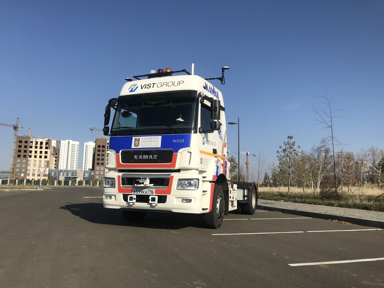 Sürücüsü olmayan "KamAZ" sınaqdan keçirilir - VİDEO