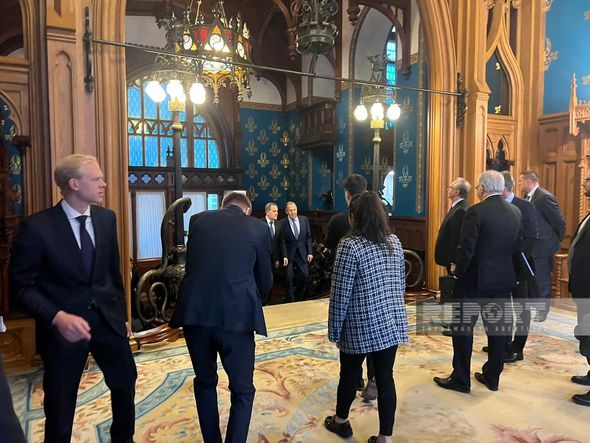 Moskvada Ceyhun Bayramovla Sergey Lavrov arasında görüş başladı