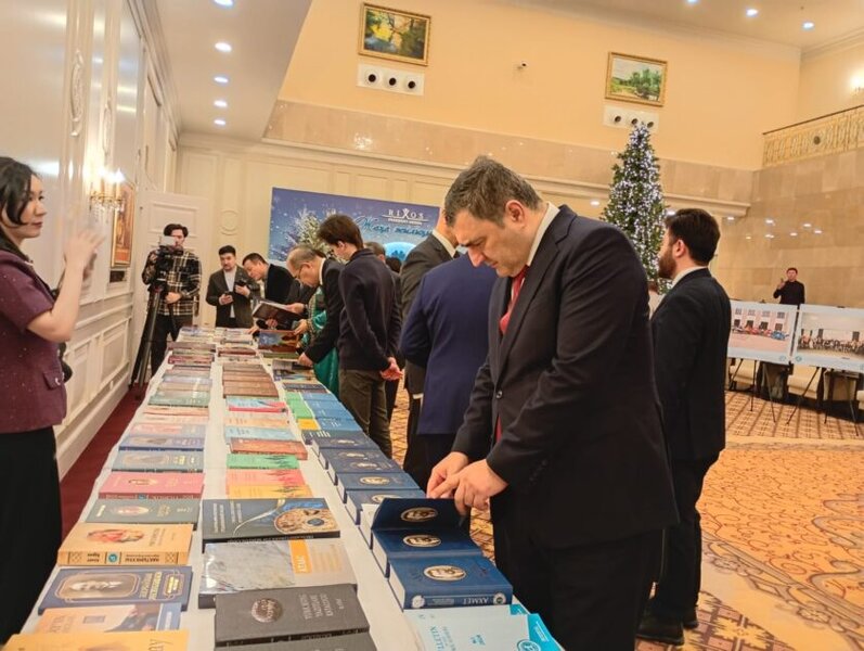 Dünya Türk Dili Ailəsi Günü və Türk Akademiyasının 15 illiyi Astanada qeyd olunub