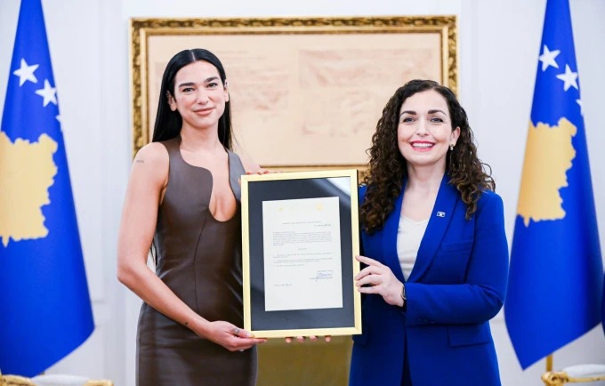 Dua Lipa Kosova vətəndaşlığını aldı - FOTO