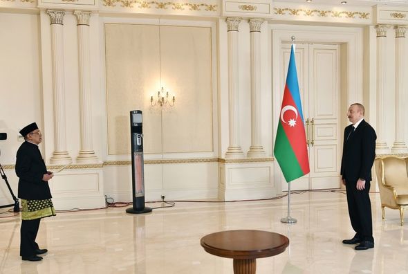 İlham Əliyev İndoneziyanın ölkəmizə yeni təyin olunmuş səfirini qəbul etdi - YENİLƏNİB + FOTO