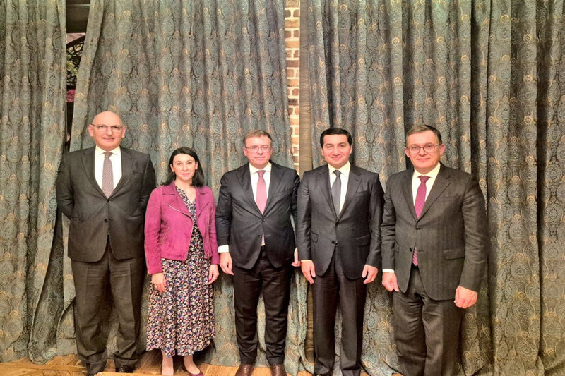 Bakıda Azərbaycan və Fransa diplomatları arasında danışıqlar aparılıb