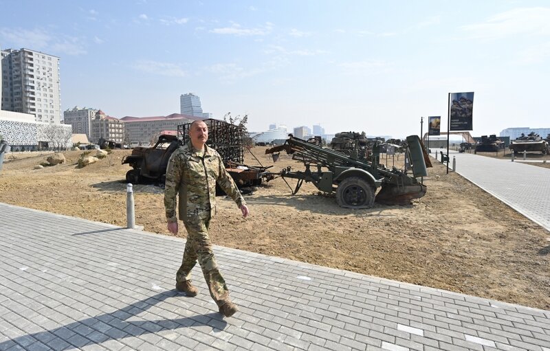İlham Əliyev Bakıda Hərbi Qənimətlər Parkının açılışında iştirak etdi - YENİLƏNİB + FOTO/VİDEO
