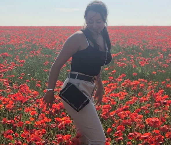 Sifariş verdiyi köynək sinəsində yanıq izləri qoydu - FOTO