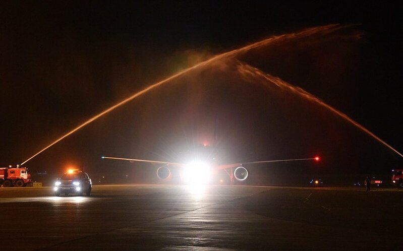 Bakıdan Bişkekə ilk təyyarə reysi baş tutub - FOTO