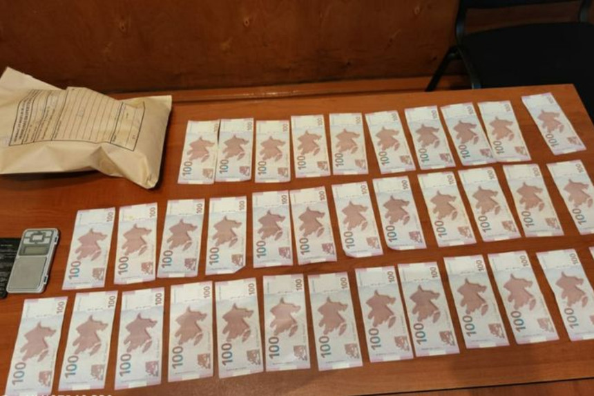 150 qram heroini 4000 manata satarkən yaxalandı