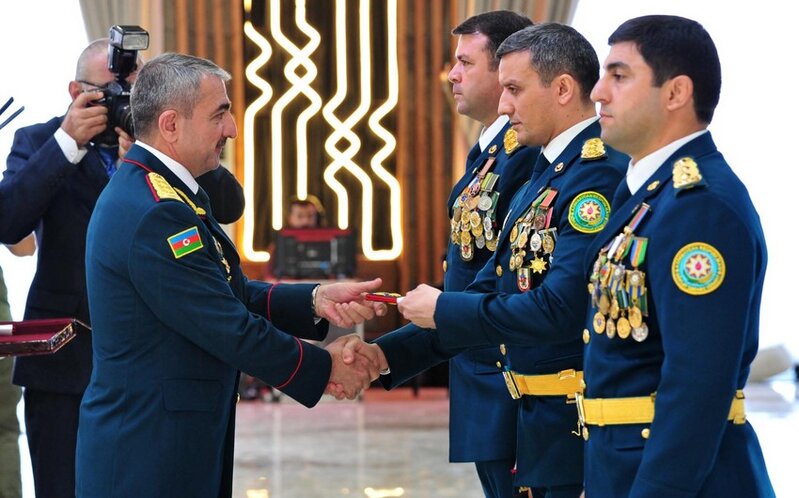 Elçin Quliyev yeni generallara ali hərbi rütbələrini təqdim etdi - FOTOLAR