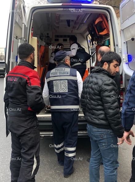 Bakıda ağır qəza: Motosiklet "Volkswagen"lə toqquşdu - FOTO