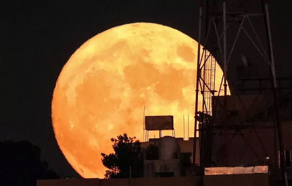 İlin sonuncu Super Ayından möhtəşəm görüntülər – FOTO/VİDEO