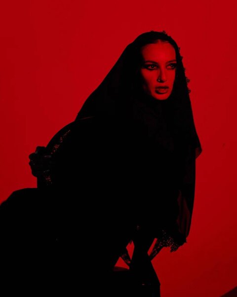 Dilarədən sürpriz tərz: 