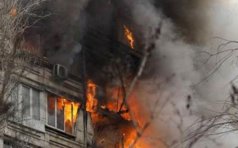 Bakıda yaşayış binasında partlayış baş verib, xəsarət alanlar var