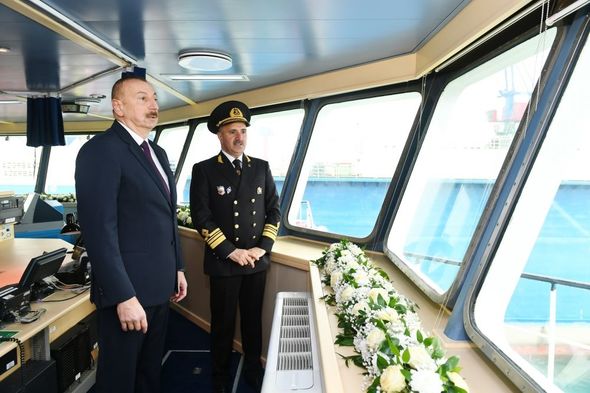 Prezident Bakı gəmiqayırma zavodunda inşa olunmuş ilk tankerin istismara verilməsi mərasimində - YENİLƏNİB