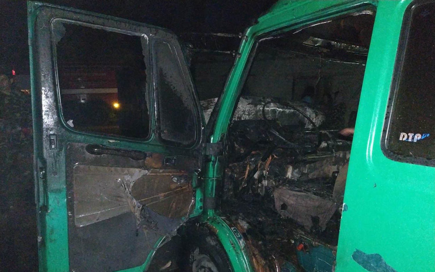 Bakıda sərnişin avtobusu belə yandı - VİDEO