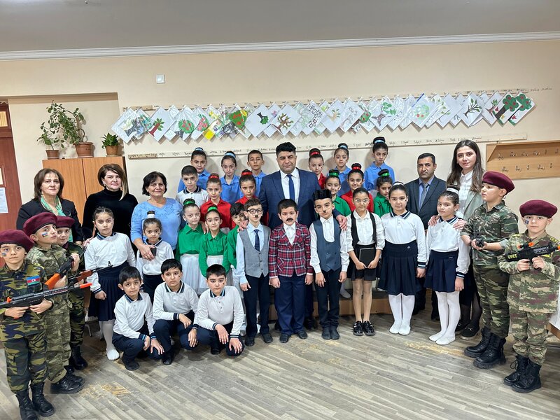221 nömrəli məktəbdə Dövlət Bayrağı Günü qeyd olunub - FOTOLAR