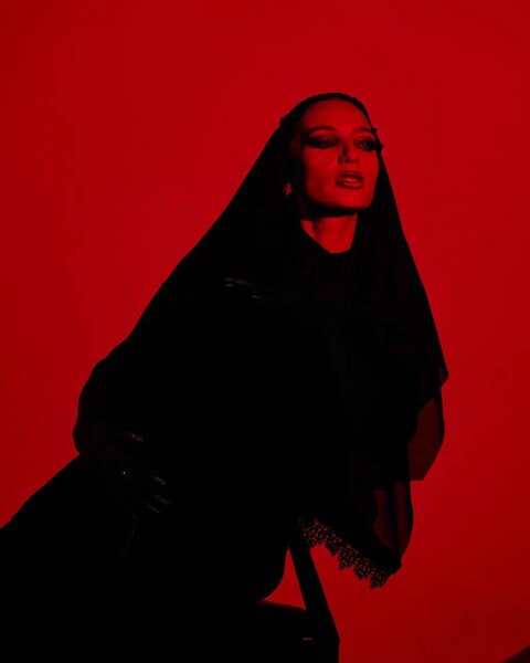 Dilarədən sürpriz tərz: 