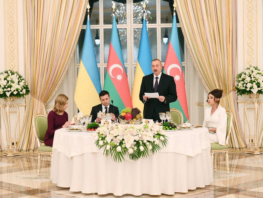 Azərbaycan Prezidenti adından Vladimir Zelenskinin şərəfinə rəsmi ziyafət verilib - FOTO 