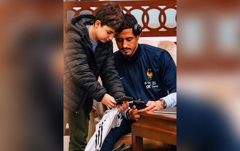 Bakıya gələn kimi Saliba ilə selfi etdi - Fotolar